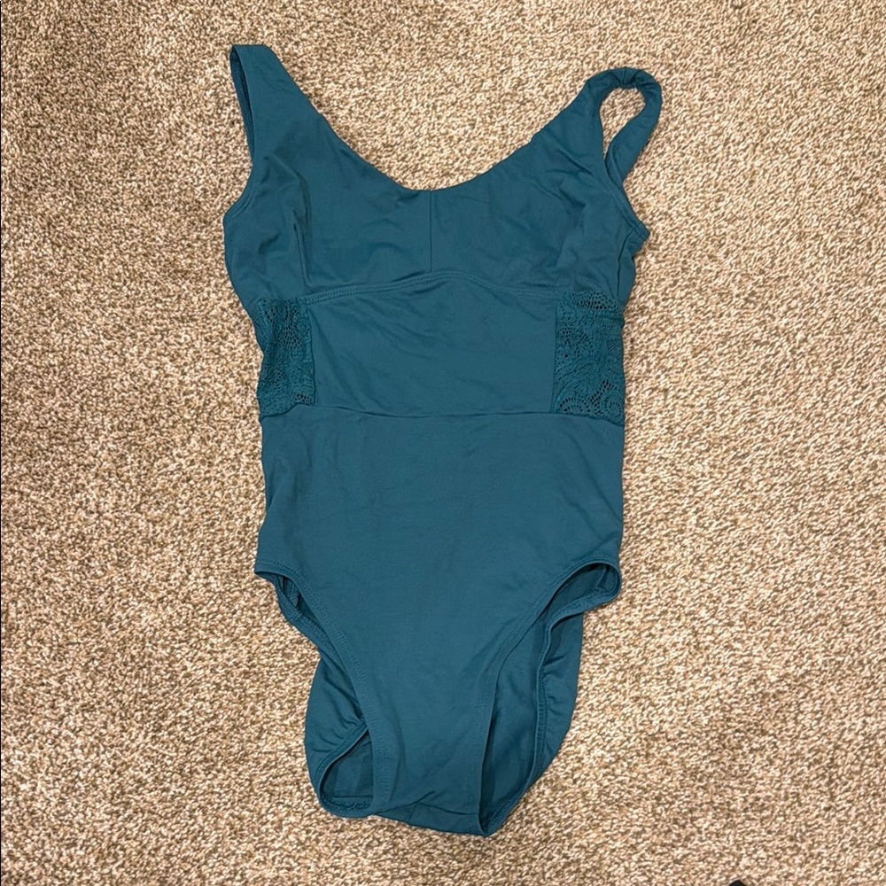 Ainsliewear Leo